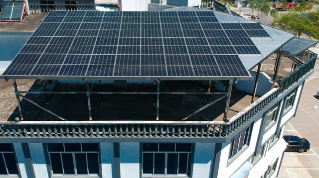 نظام الطاقة الشمسية 10 كيلو واط الهجين فولت 100 أمبير بطارية ليثيوم تخزين الطاقة الشمسية تكلفة الطاقة الشمسية للمنزل